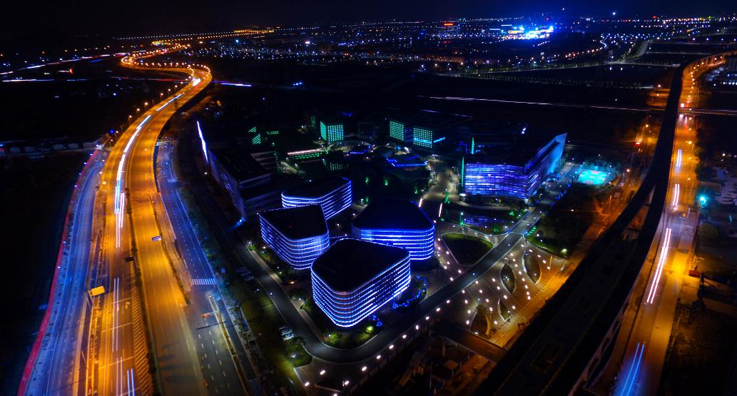 現(xiàn)代樓體亮化工程：挑戰(zhàn)與機(jī)遇